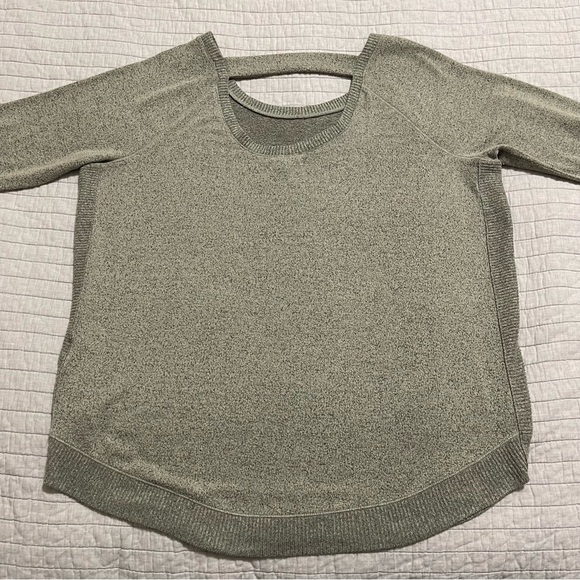 Maurices Solid Brushed Round Hew Pullover Top Size Large - Picture 7 of 7